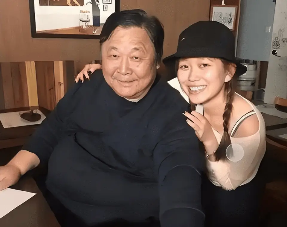 78岁秦煌近况曝光! 曾拿400多万帮女儿还债，如今独居养老院晚景凄凉