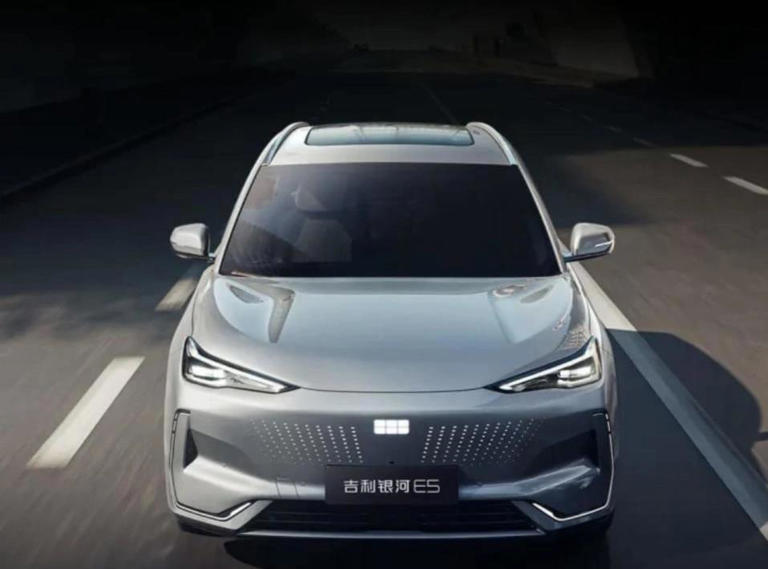 又一价格屠夫！从10.98万降到9万多，终身质保，剑指比亚迪元PLUS