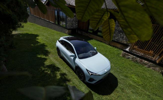 极狐新阿尔法S5座椅暗藏彩蛋，云绒材质+按摩功能破解长途疲惫？