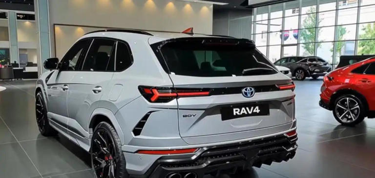 2026款丰田RAV4实车曝光，全系混动插混双动力，车机系统全面升级