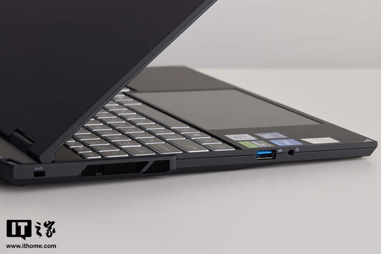 雷神ZERO Air 15游戏本体验：设计夯，性能狂，1.54kg和160W兼得