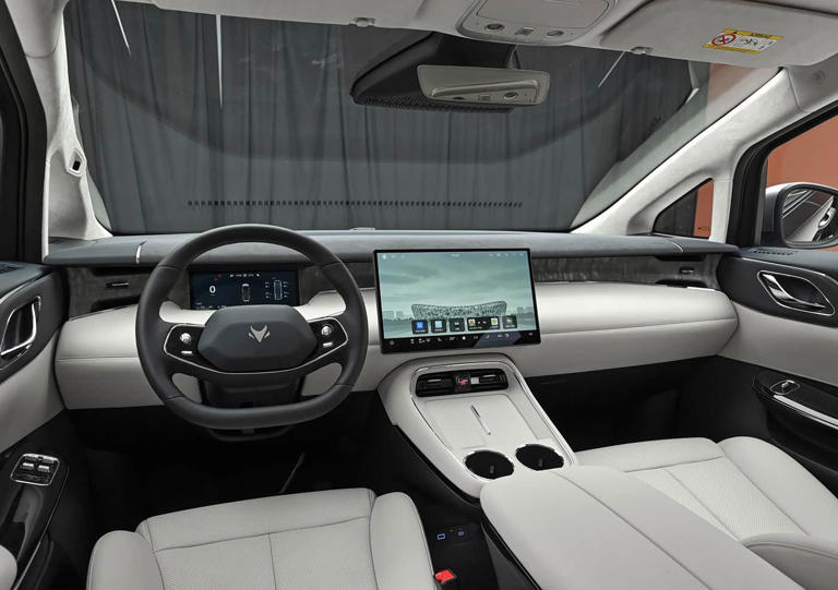 国产又一大7座MPV，车长5300mm，侧滑门，纯电续航300km