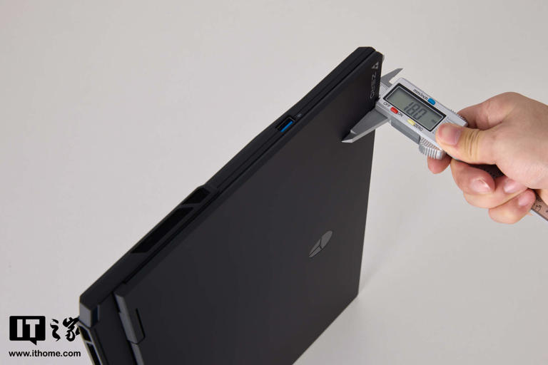 雷神ZERO Air 15游戏本体验：设计夯，性能狂，1.54kg和160W兼得