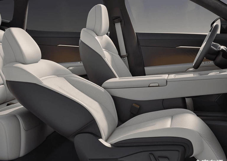 这才是最强大众！与众08配保时捷同款空悬，底盘稳得不像话