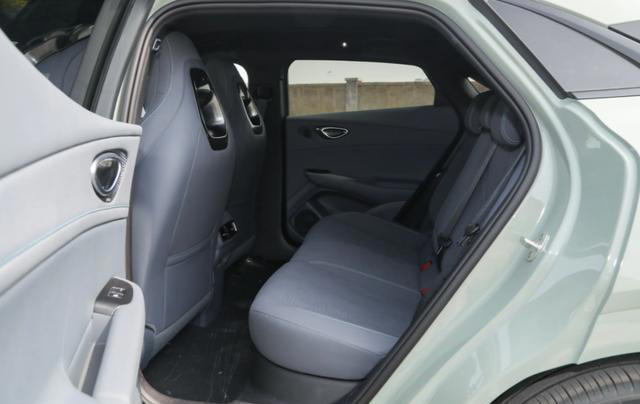 起售价仅12.89万元，标配云辇-C，26款海豹06GT上市