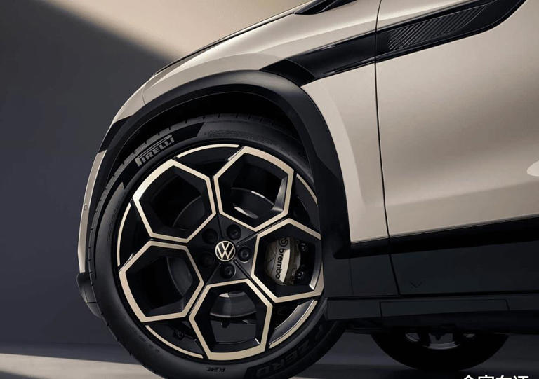 这才是最强大众！与众08配保时捷同款空悬，底盘稳得不像话