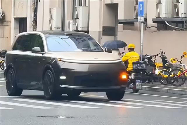 新一代理想L9无伪实车曝光：整体变圆润 首次用上双色车漆