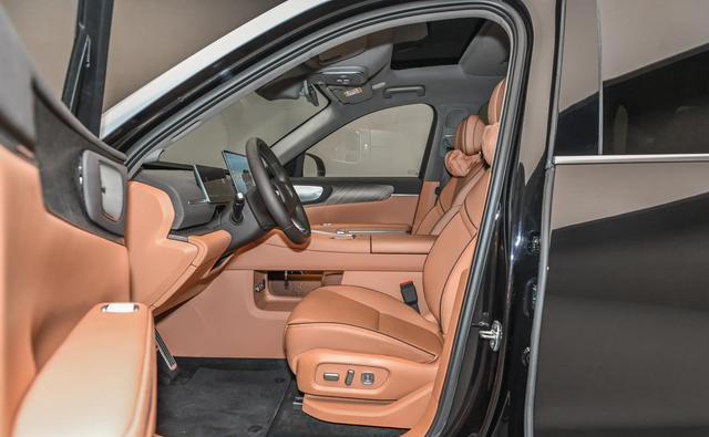 零跑D19，双8797芯片、VLA大模型，增程纯电续航500km，双腔空悬