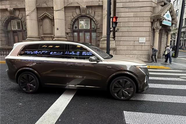 新一代理想L9无伪实车曝光：整体变圆润 首次用上双色车漆