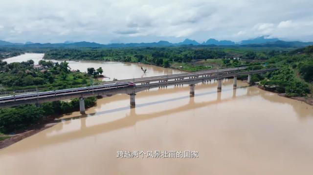 5��¼Ƭ��������·���С��������������ײ�