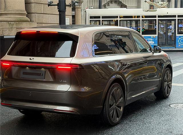 新一代理想L9无伪实车曝光：整体变圆润 首次用上双色车漆