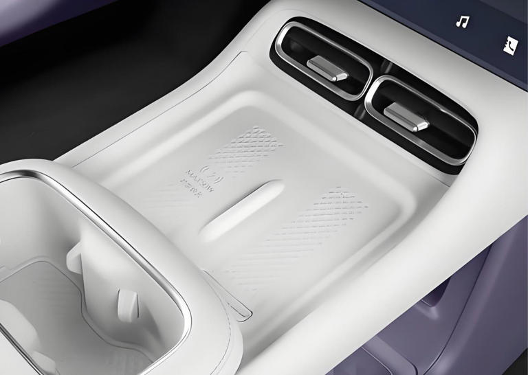 新能源SUV，扶光美学设计，天枢智能辅助+800V碳化硅平台+6C闪充