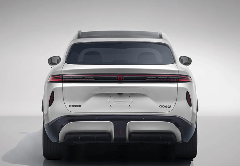 新能源SUV，扶光美学设计，天枢智能辅助+800V碳化硅平台+6C闪充