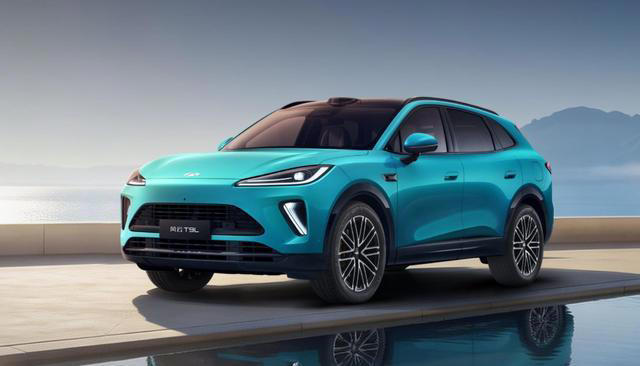 不靠溢价靠技术，奇瑞风云T9L给出中型混动SUV新答案