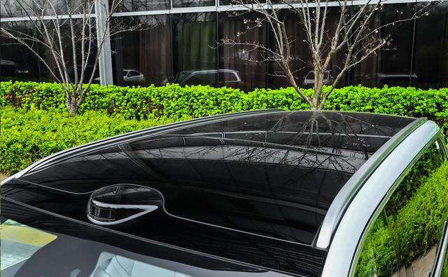 零跑D19，双8797芯片、VLA大模型，增程纯电续航500km，双腔空悬