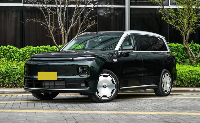 零跑D19，双8797芯片、VLA大模型，增程纯电续航500km，双腔空悬