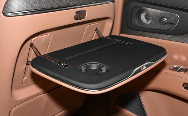 零跑D19，双8797芯片、VLA大模型，增程纯电续航500km，双腔空悬