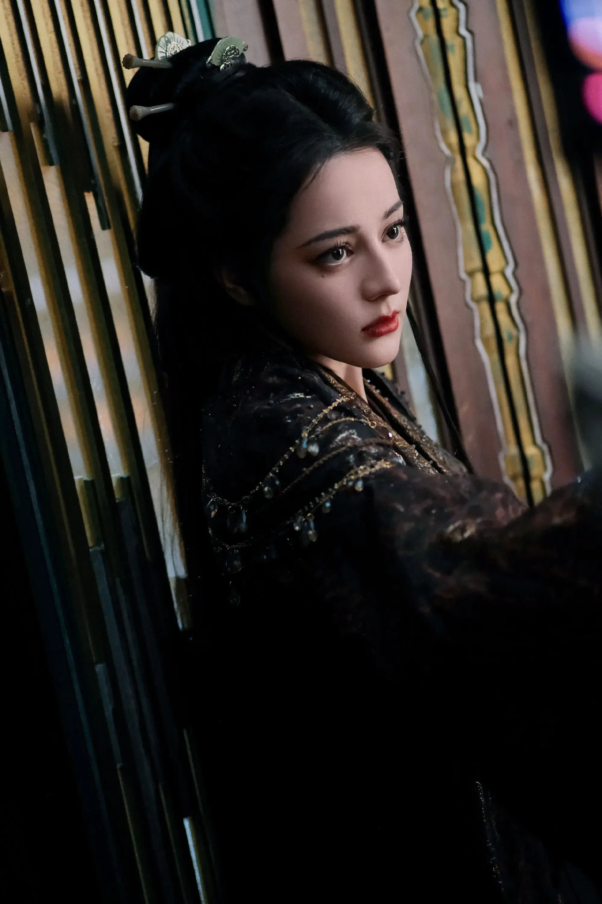 高开低走凉透了，《白日提灯》为何口碑崩塌？这三点是致命原因