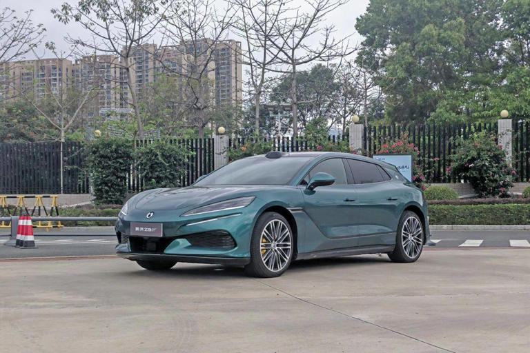 颠覆性能与豪华的边界 腾势Z9 GT如何用科技重塑豪华GT？