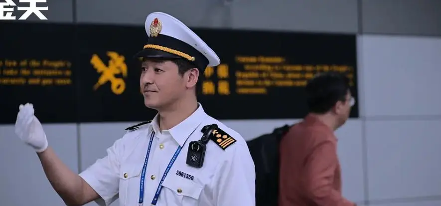 央视又一悬疑剧开播成黑马，全员都是实力派演员，熬夜追不过瘾