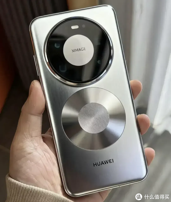 用了一个月华为Mate 80之后，我终于明白，为什么争议这么大