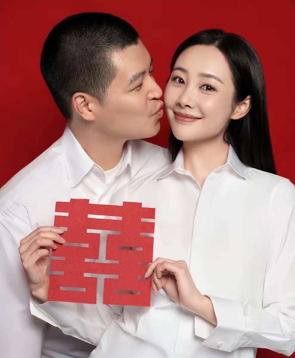 马頔李纯真节俭，自驾去天津开13万电车，2人点6个菜吃不完还打包