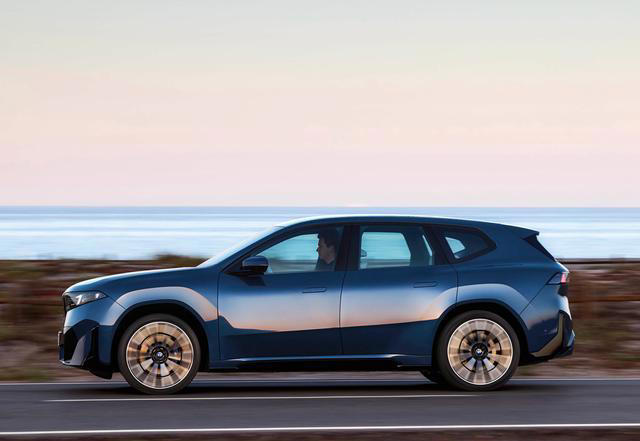 性能版宝马iX3，搭载双电机四驱，最大马力630匹，续航805km