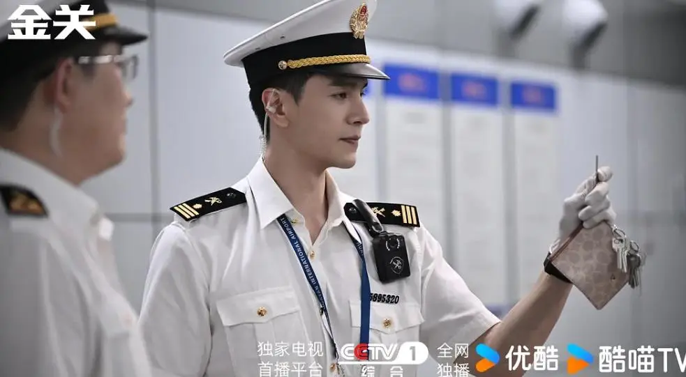 央视又一悬疑剧开播成黑马，全员都是实力派演员，熬夜追不过瘾