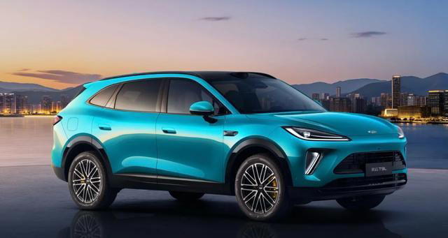 4870mm车长+2920mm轴距！这款中型插混SUV，家用真的合适吗？