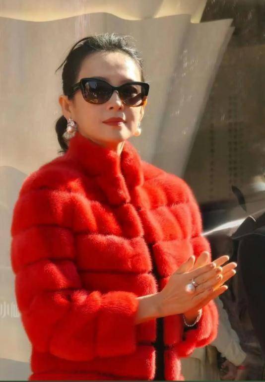 离婚不到三年，汪峰还是那个汪峰，可章子怡“面相”真的变了