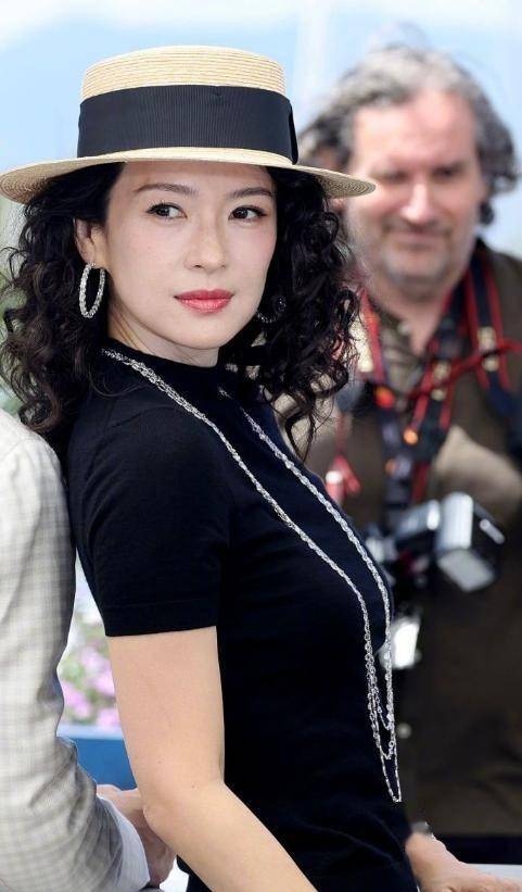 离婚不到三年，汪峰还是那个汪峰，可章子怡“面相”真的变了