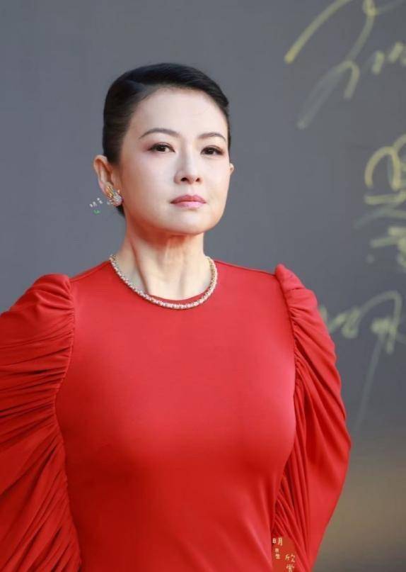 离婚不到三年，汪峰还是那个汪峰，可章子怡“面相”真的变了