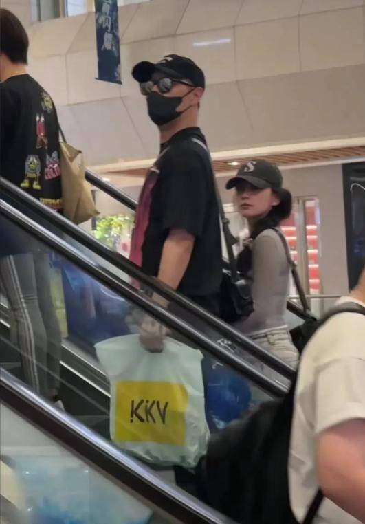 离婚不到三年，汪峰还是那个汪峰，可章子怡“面相”真的变了