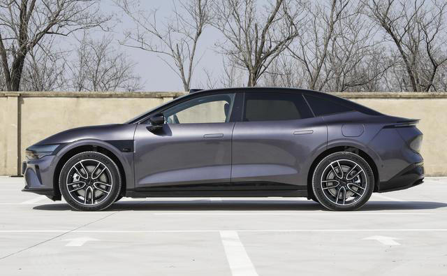 26款极氪007，2.73秒破百，激光雷达+700TOPS，纯电续航905公里