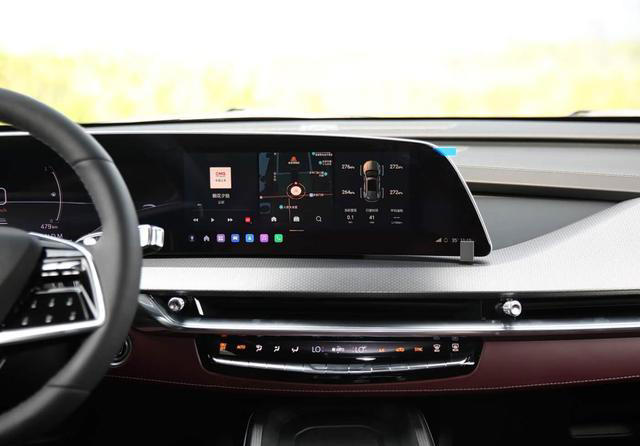 凯迪拉克XT5仅售22万多，蜂鸟底盘“三件套”，每秒500次扫描地面