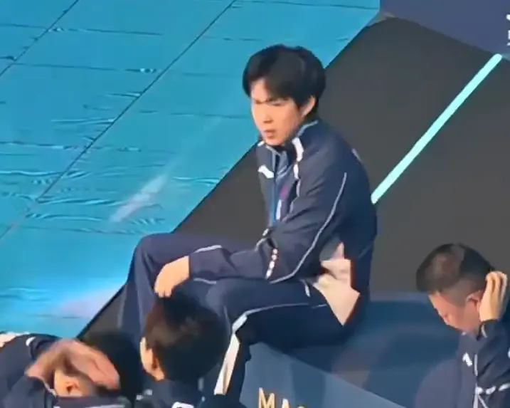 ���������籭�׹��ж��ѣ��������+�������� ��̨�����˷�������������