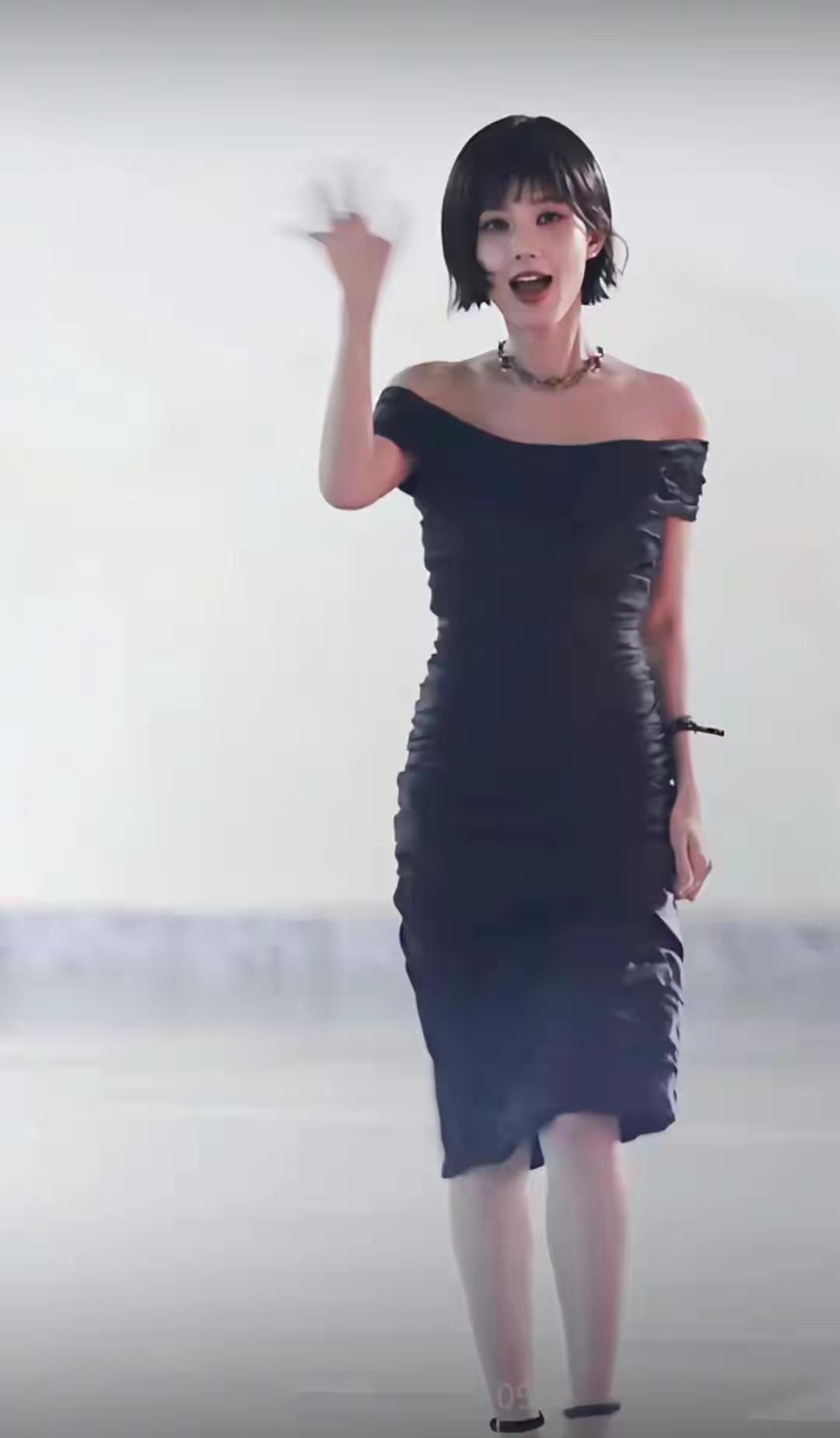 甜妹变御姐！李一桐短发造型刷屏，一刀剪出娱乐圈颜值新天花板