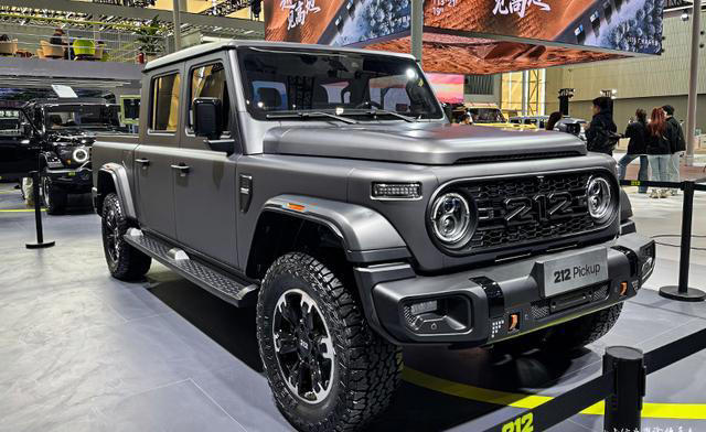 前后硬桥+2.3T柴油 212皮卡定名探境者01将北京车展上市