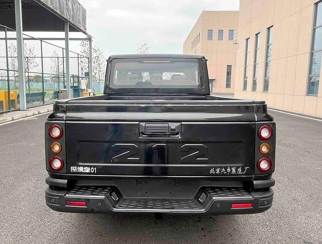 前后硬桥+2.3T柴油 212皮卡定名探境者01将北京车展上市