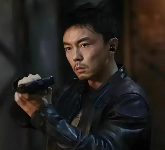 亏了1200万还不收手！谢苗又出新片，誓要救活武打动作片