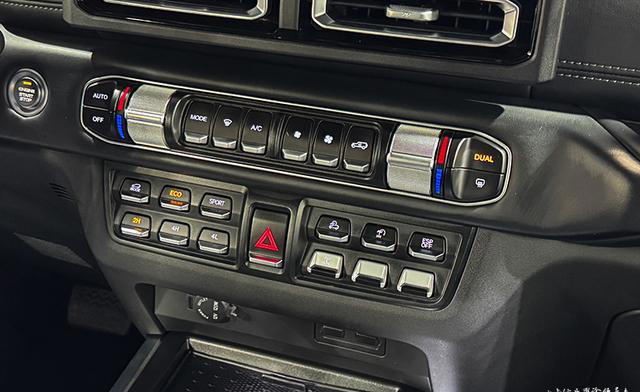 前后硬桥+2.3T柴油 212皮卡定名探境者01将北京车展上市