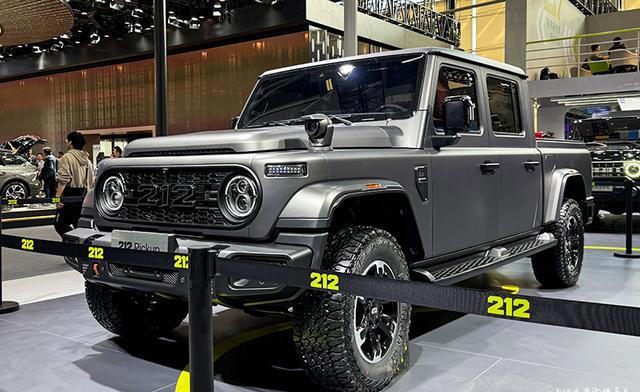 前后硬桥+2.3T柴油 212皮卡定名探境者01将北京车展上市