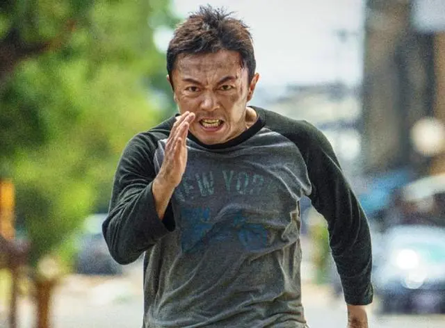 亏了1200万还不收手！谢苗又出新片，誓要救活武打动作片