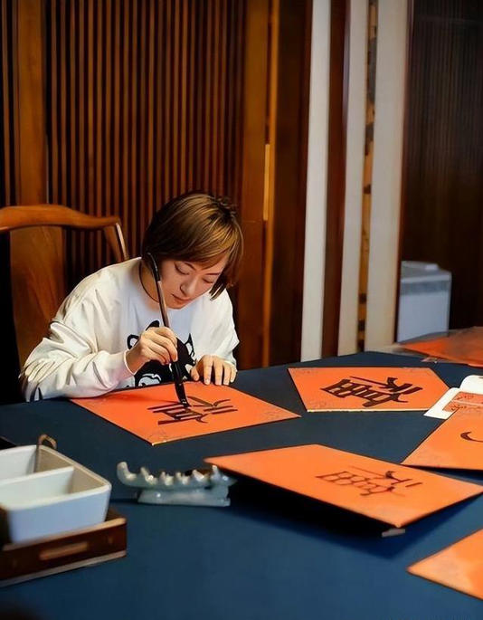 ��ٳ�Ϻ���ƽСԺ�ߺ죬�������ֲ�����������Ϊ��������Ľ��