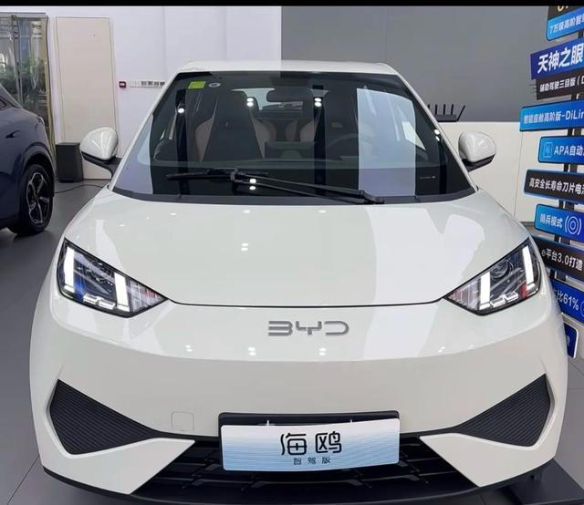 比亚迪2026款海鸥冲上505km续航，9分钟闪充下放，合资小车真的难