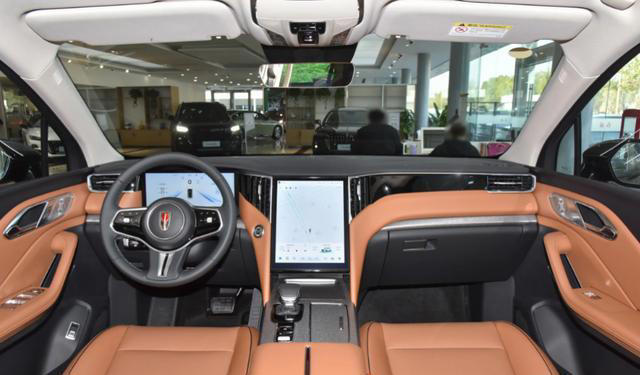 从31.58万降到16万多，轻松拿下豪华大七座插混，气场碾压理想L9