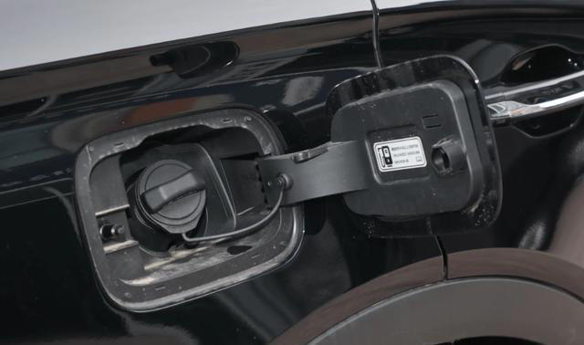 从31.58万降到16万多，轻松拿下豪华大七座插混，气场碾压理想L9