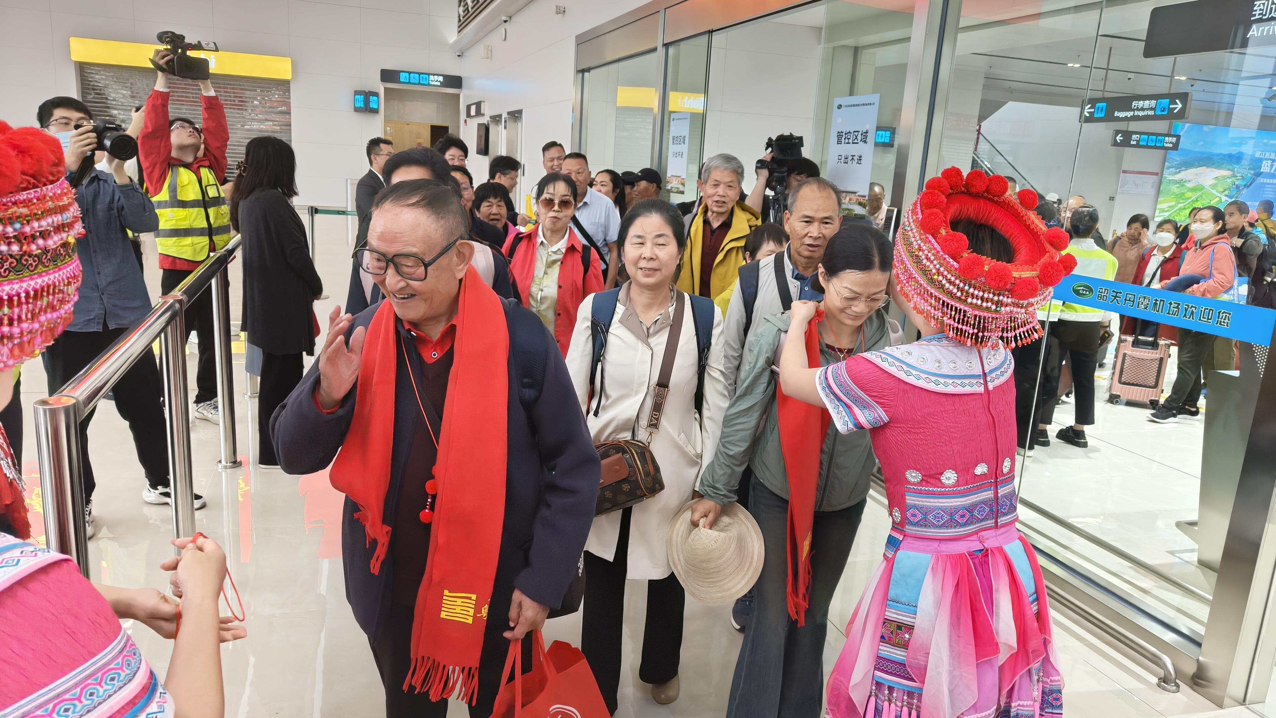 最高礼遇迎滇客! “万人包机游韶关”首航启幕，航空文旅融合再升级