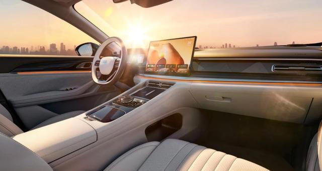 不到10万的“7系平替”？吉利星耀7，把中级车市场彻底卷变天了