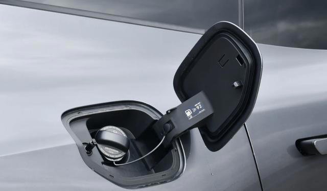 入门配置就拉满，领克10 EM-P标配激光雷达，兼顾操控与豪华